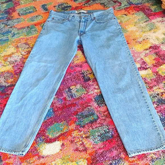 LEVI'S  550 34X34  Men's Relaxed Fit 100% Cotton  Lighter Wash Jeans EUC - Picture 2 of 8